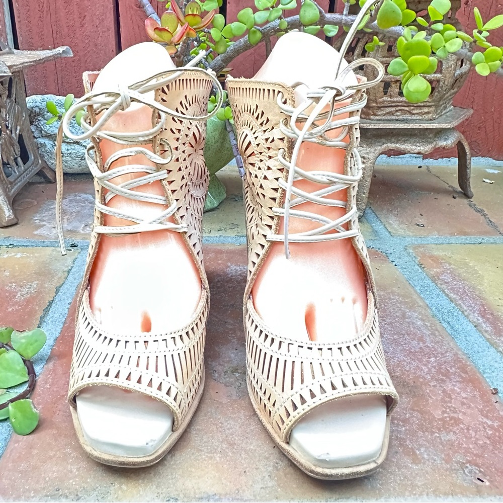 Jeffrey Campbell Peep Toes Wedge Bootie Sandals Shoes Size 6.5 Nude Color